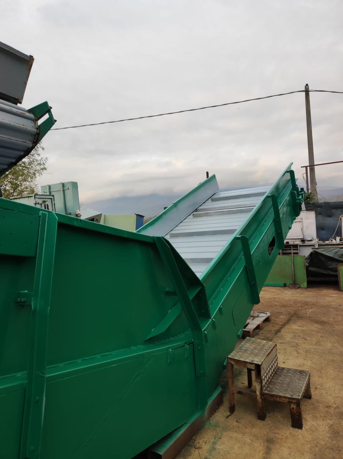 Nastri di carico a tapparelle metalliche