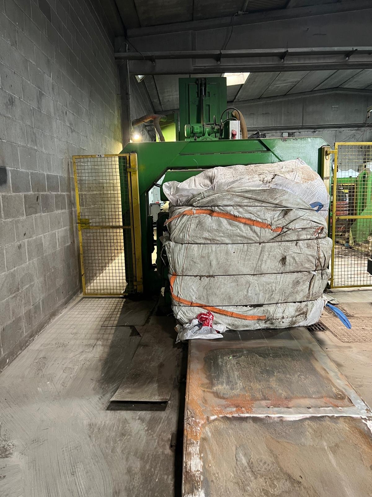 Pressa speciale per Big/Bag Formato balla 120 x 120